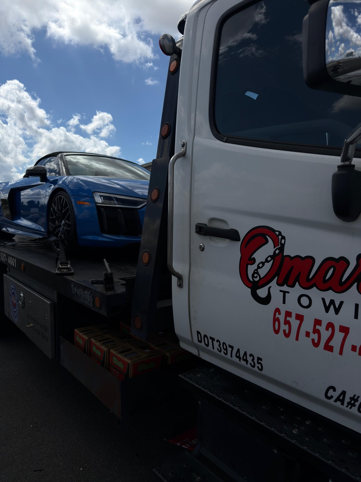 Audi R8 on Omar's Towing flatbed